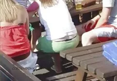 Alenka sacudiendo anal casero por primera vez el botín