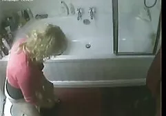 Los hombres privan a las niñas a follar rápidamente anl casero