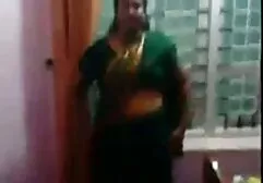 Cabello castaño claro casualmente con pornoanalcasero un vibrador