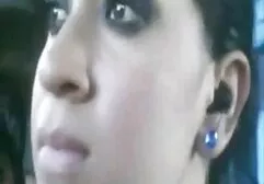 Follando joven prostituta posando su favorito anal virgen casero