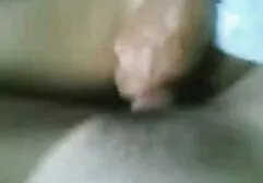 Hombre siendo cáncer pormo casero anal y dedos rubios.
